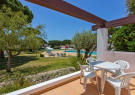 pool view villa Vilamoura Algarve